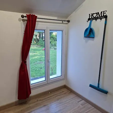 09 - Joli Avec 2 Lits, Equipe Pour 1, 2 Ou 3 Personnes Maximum, Vue Sur Parc Arbore, Parking Privatif Gratuit, Grand Fourgon Possible, Le Linge De Maison Est Fourni Razac-sur-lʼIsle