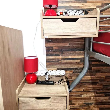 Lejlighed 09 - Joli Avec Clim, 2 Lits, Un Lit Double Et Un Lit Simple, Equipe Pour 1, 2 Ou 3 Personnes Maximum, Vue Sur Parc Arbore, Parking Privatif Gratuit, Grand Fourgon Possible, Le Linge De Maison Est Fourni *