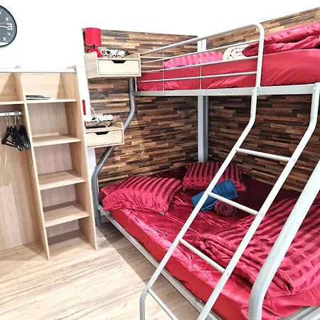 09 - Joli Avec Clim, 2 Lits, Un Lit Double Et Un Lit Simple, Equipe Pour 1, 2 Ou 3 Personnes Maximum, Vue Sur Parc Arbore, Parking Privatif Gratuit, Grand Fourgon Possible, Le Linge De Maison Est Fourni Lejlighed *