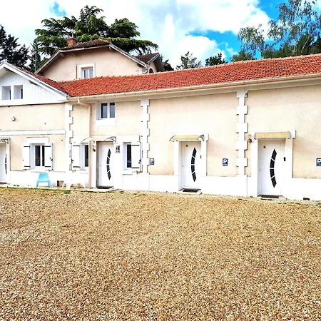 09 - Joli Avec Clim, 2 Lits, Un Lit Double Et Un Lit Simple, Equipe Pour 1, 2 Ou 3 Personnes Maximum, Vue Sur Parc Arbore, Parking Privatif Gratuit, Grand Fourgon Possible, Le Linge De Maison Est Fourni Lejlighed